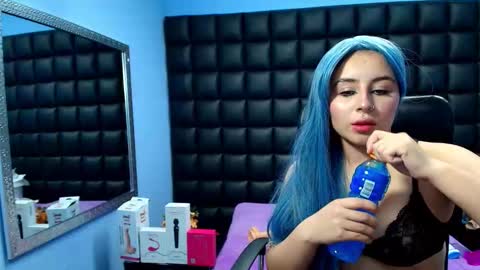 tiny online show from November 2025 04:00:01 AM