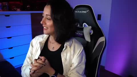 Snapshot of tiny_panther chatting on December 2024 11:07:01 PM Ana Molly online show from December 2024 11:07:01 PM