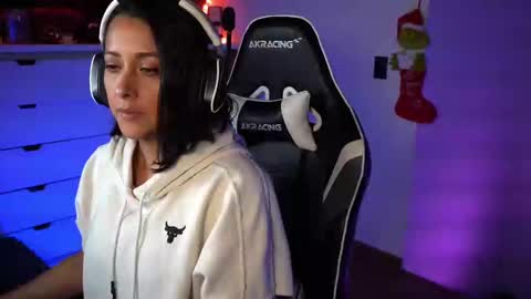 Snapshot of tiny_panther chatting on December 2024 10:45:01 PM Ana Molly online show from December 2024 10:45:01 PM