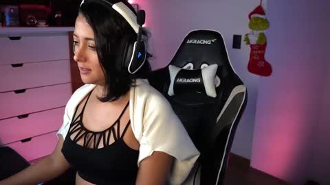 Snapshot of tiny_panther chatting on December 2024 01:51:02 AM Ana Molly online show from December 2024 01:51:02 AM