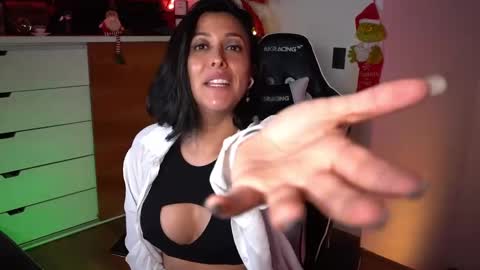 Snapshot of tiny_panther chatting on December 2024 07:02:02 AM Ana Molly online show from December 2024 07:02:02 AM