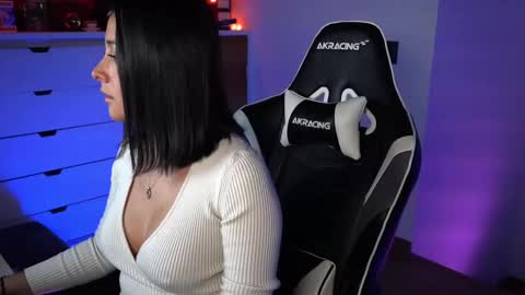 Snapshot of tiny_panther chatting on January 2025 10:36:01 PM Ana Molly online show from January 2025 10:36:01 PM