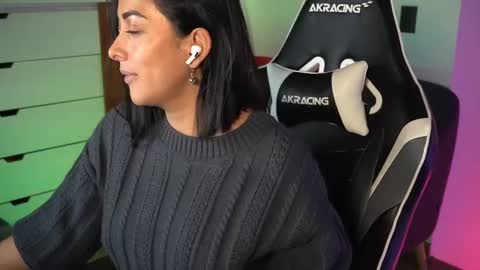 Snapshot of tiny_panther chatting on January 2025 01:12:02 AM Ana Molly online show from January 2025 01:12:02 AM