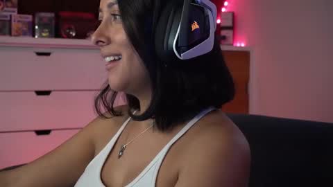 Snapshot of tiny_panther chatting on January 2025 10:10:01 PM Ana Molly online show from January 2025 10:10:01 PM