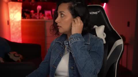 Snapshot of tiny_panther chatting on March 2025 03:32:02 AM Ana Molly online show from March 2025 03:32:02 AM