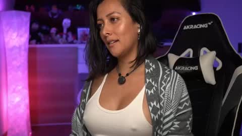 Snapshot of tiny_panther chatting on September 2025 05:07:01 AM Ana Molly online show from September 2025 05:07:01 AM