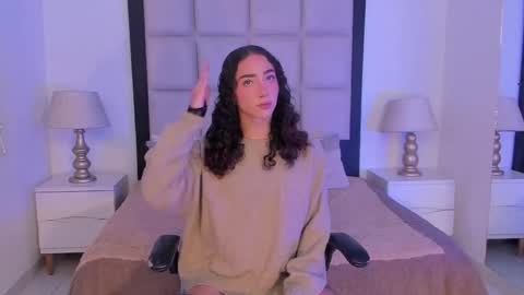 Snapshot of tiny_thomm chatting on February 2026 09:13:01 PM Thomm Independent Model online show from February 2026 09:13:01 PM