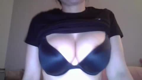 Snapshot of tinyelyza chatting on September 2025 11:03:01 AM Elyza online show from September 2025 11:03:01 AM