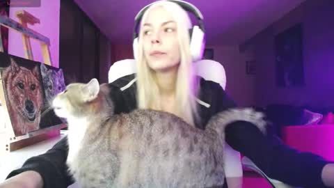 stage Kylie Sinner  brand CLITBAIT online show from September 2025 12:35:01 AM