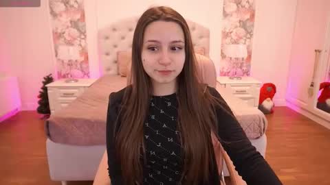 tinynataliee online show from January 2026 02:21:01 PM