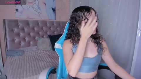 tinysophi online show from December 2025 01:11:01 AM