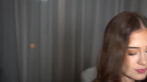 Lili online show from November 2025 06:19:01 PM