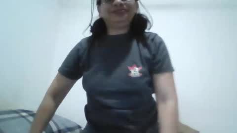 Snapshot of titssmall123 chatting on October 2025 11:07:01 PM Ester online show from October 2025 11:07:01 PM