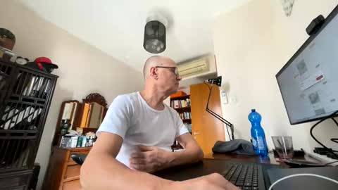 TKSnoopy online show from February 2026 06:56:02 AM