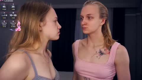 Snapshot of tobicovitt chatting on October 2025 06:14:01 AM Mary online show from October 2025 06:14:01 AM