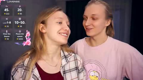 Snapshot of tobicovitt chatting on October 2025 06:17:01 AM Mary online show from October 2025 06:17:01 AM