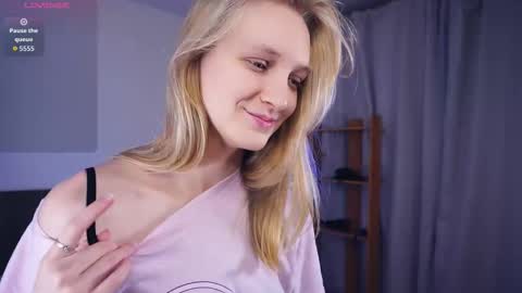 Snapshot of tobicovitt chatting on November 2025 06:04:02 AM Mary online show from November 2025 06:04:02 AM