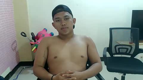 Snapshot of toby_hammer chatting on October 2025 07:23:02 AM toby_hammer online show from October 2025 07:23:02 AM