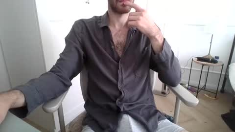 Snapshot of toja112 chatting on June 2026 09:15:01 AM Martin online show from June 2026 09:15:01 AM