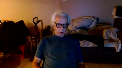 tom112292014 online show from October 2025 01:00:01 PM