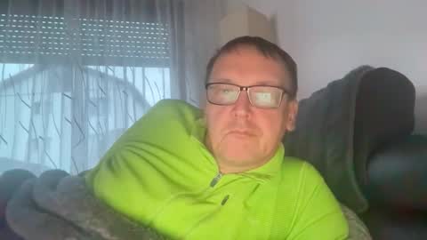 Snapshot of tom6644 chatting on February 2026 04:32:01 PM Tom online show from February 2026 04:32:01 PM