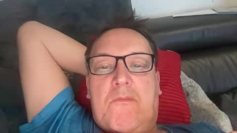 Snapshot of tom6644 chatting on February 2026 09:44:01 PM Tom online show from February 2026 09:44:01 PM