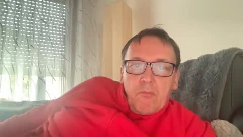 Snapshot of tom6644 chatting on February 2026 03:01:01 PM Tom online show from February 2026 03:01:01 PM