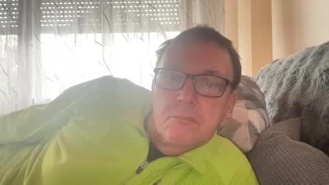 Snapshot of tom6644 chatting on February 2026 01:31:01 PM Tom online show from February 2026 01:31:01 PM