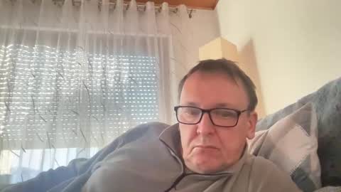 Snapshot of tom6644 chatting on February 2026 03:21:02 PM Tom online show from February 2026 03:21:02 PM