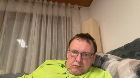 Snapshot of tom6644 chatting on February 2026 05:34:01 PM Tom online show from February 2026 05:34:01 PM