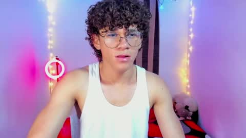 Tom Blue online show from May 2026 03:14:02 AM