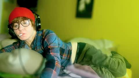 Snapshot of tomboy_titties chatting on February 2025 09:43:01 AM tomboy_titties online show from February 2025 09:43:01 AM