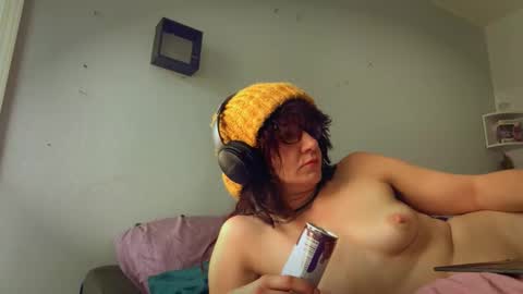Snapshot of tomboy_titties chatting on March 2026 09:21:01 PM tomboy_titties online show from March 2026 09:21:01 PM