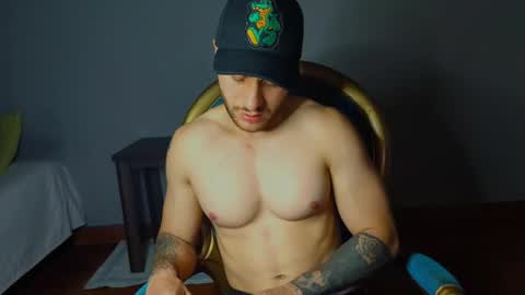 tomDavisXl online show from October 2025 01:05:02 AM