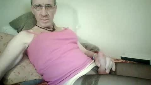 Snapshot of tomislav321 chatting on April 2026 08:00:02 PM tomislav321 online show from April 2026 08:00:02 PM