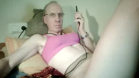 Snapshot of tomislav321 chatting on May 2026 08:14:02 PM tomislav321 online show from May 2026 08:14:02 PM