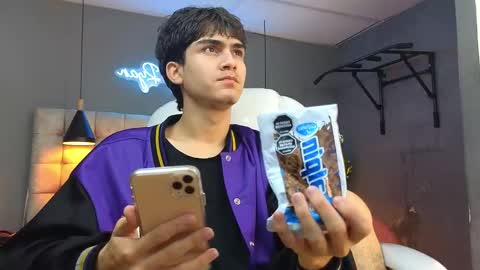 Tommy  online show from February 2025 07:04:02 AM