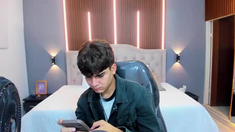 Tommy  online show from September 2025 03:39:02 AM