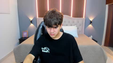 Tommy  online show from October 2025 03:57:01 AM