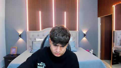 Tommy  online show from October 2025 03:29:01 AM