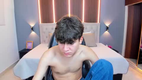 Tommy  online show from December 2025 04:22:01 AM