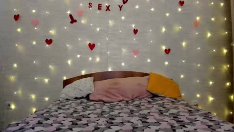 Snapshot of tommy_and_katie chatting on March 2025 09:17:02 AM Tommy loves Katie online show from March 2025 09:17:02 AM