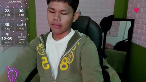 Snapshot of tommy_cherry chatting on November 2025 02:06:01 PM Tommy online show from November 2025 02:06:01 PM