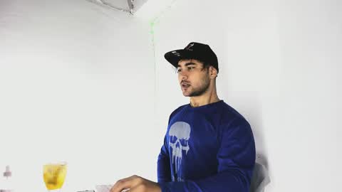 tommy_sccott online show from September 2025 11:42:01 PM