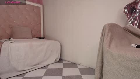 leyla  online show from February 2025 08:53:02 PM