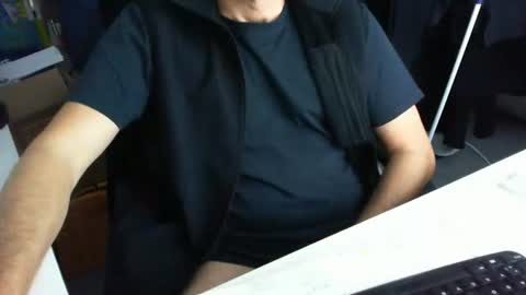 Tom online show from November 2025 10:04:02 AM