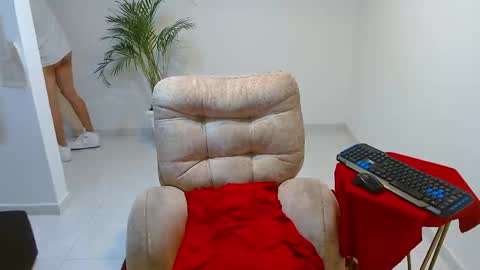 tomy337271 online show from December 2025 04:27:01 PM