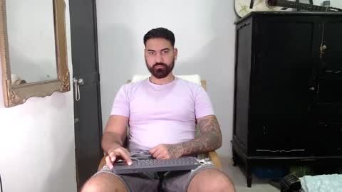 Snapshot of tomy_johnson2 chatting on December 2024 08:09:01 PM Tomas jhonson online show from December 2024 08:09:01 PM