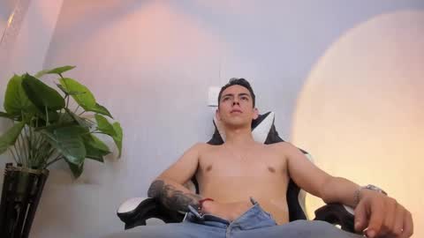 tonny_collins online show from November 2025 09:02:01 PM