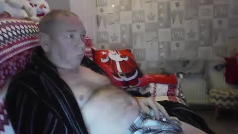 Snapshot of tony14712 chatting on December 2024 02:35:01 AM tony14712 online show from December 2024 02:35:01 AM